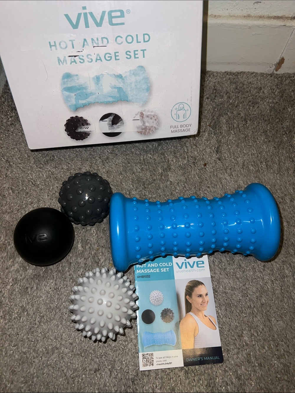 Vive Hot and Cold Massage Set Full Body Therapy Balls + Foot Roller NWT